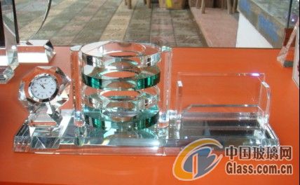 匠心雕琢璀璨 浦江新丰水晶工艺礼品厂的水晶艺术世界