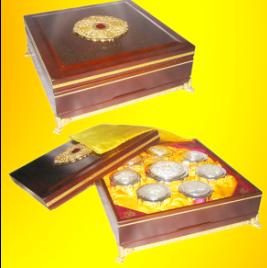 东莞市厚街色雅五金厂 以匠心工艺铸就高档鞋花与工艺礼品典范